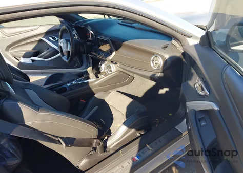 2018 Chevrolet Camaro 2Lt из США, поврежденный, VIN 1G1FC1RS8J0114057